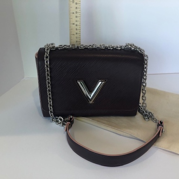 Brand NEW - LouisVuitton Cross Body Bag - Picture 6 of 8